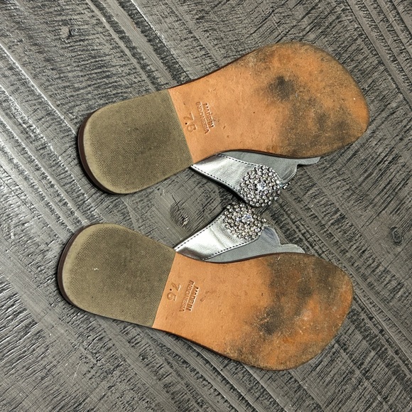 Elegant Silver Rhinestone Sandals - Picture 5 of 10
